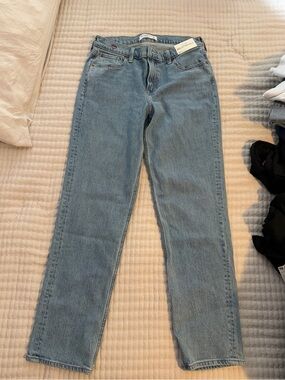 Abercrombie & Fitch Straight Leg Jeans in Light Wash Blue
